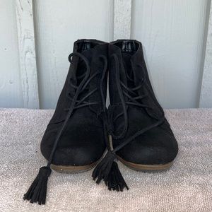 Dr. Scholl’s black wedge bootie. Size 6.5. Memory foam insole. So comfy & cute!